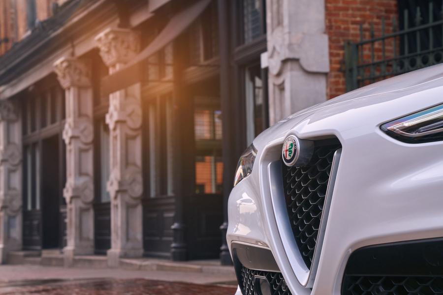 Детали экстерьера Alfa Romeo Stelvio Ti (949) 2017 года  (NA) (фото 9 из 34)